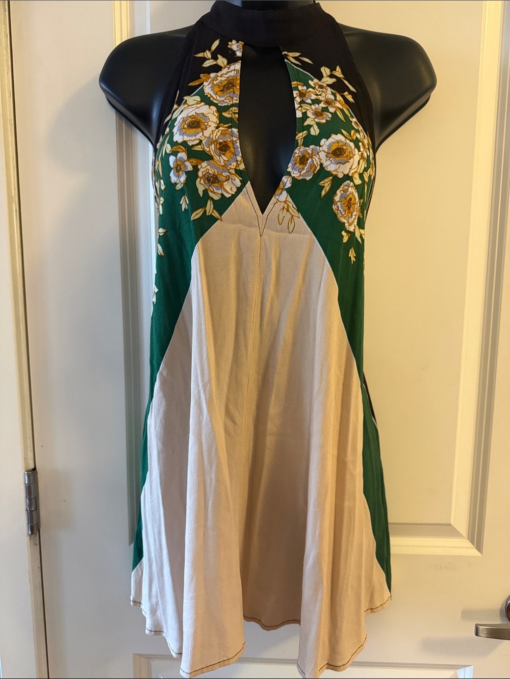 EUC Free People Beat of My Heart Floral Keyhole Halter Tunic Tank Top Size Small